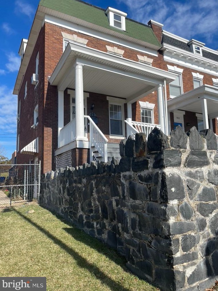 700 33rd St, Baltimore, MD 21218-3508