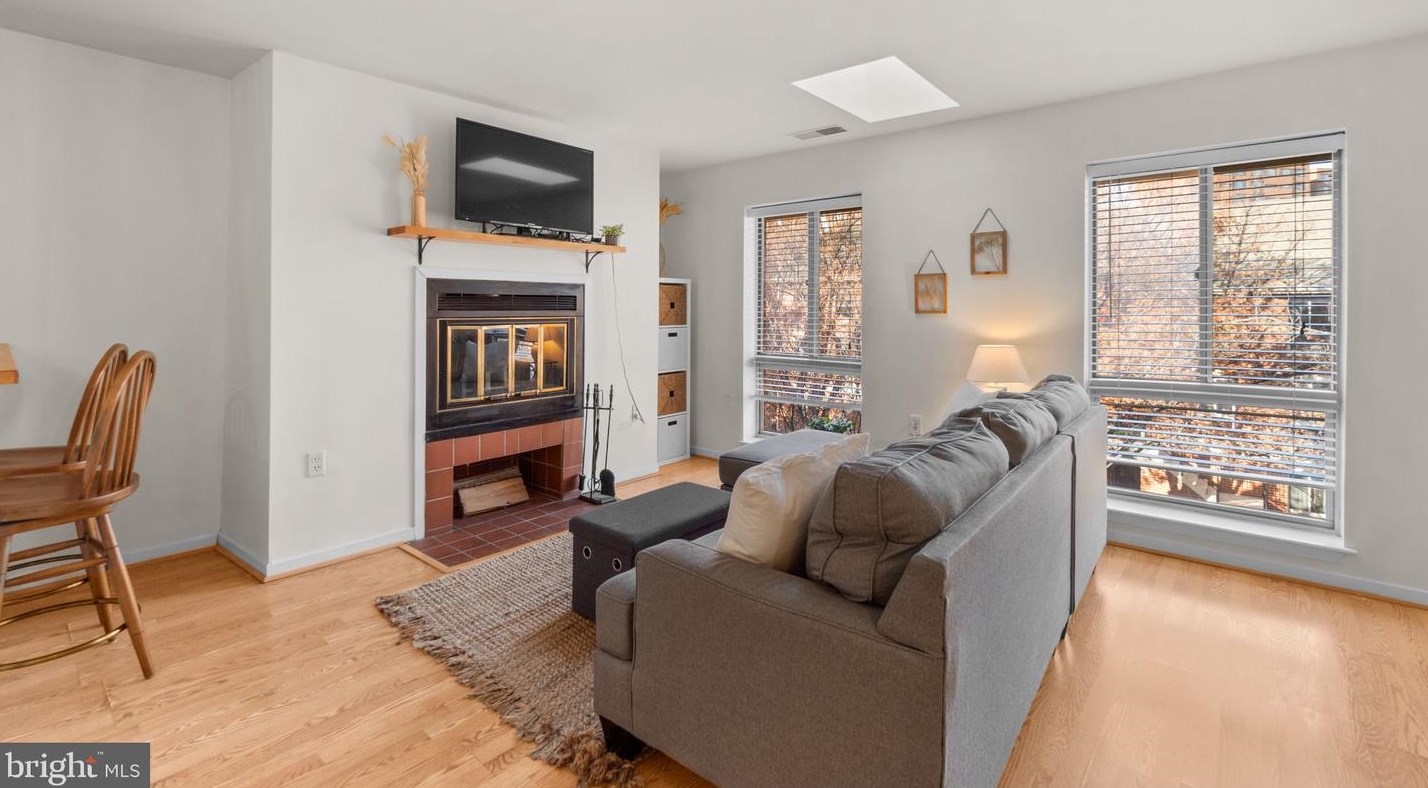 5 Lee St, Baltimore, MD 21201-2455