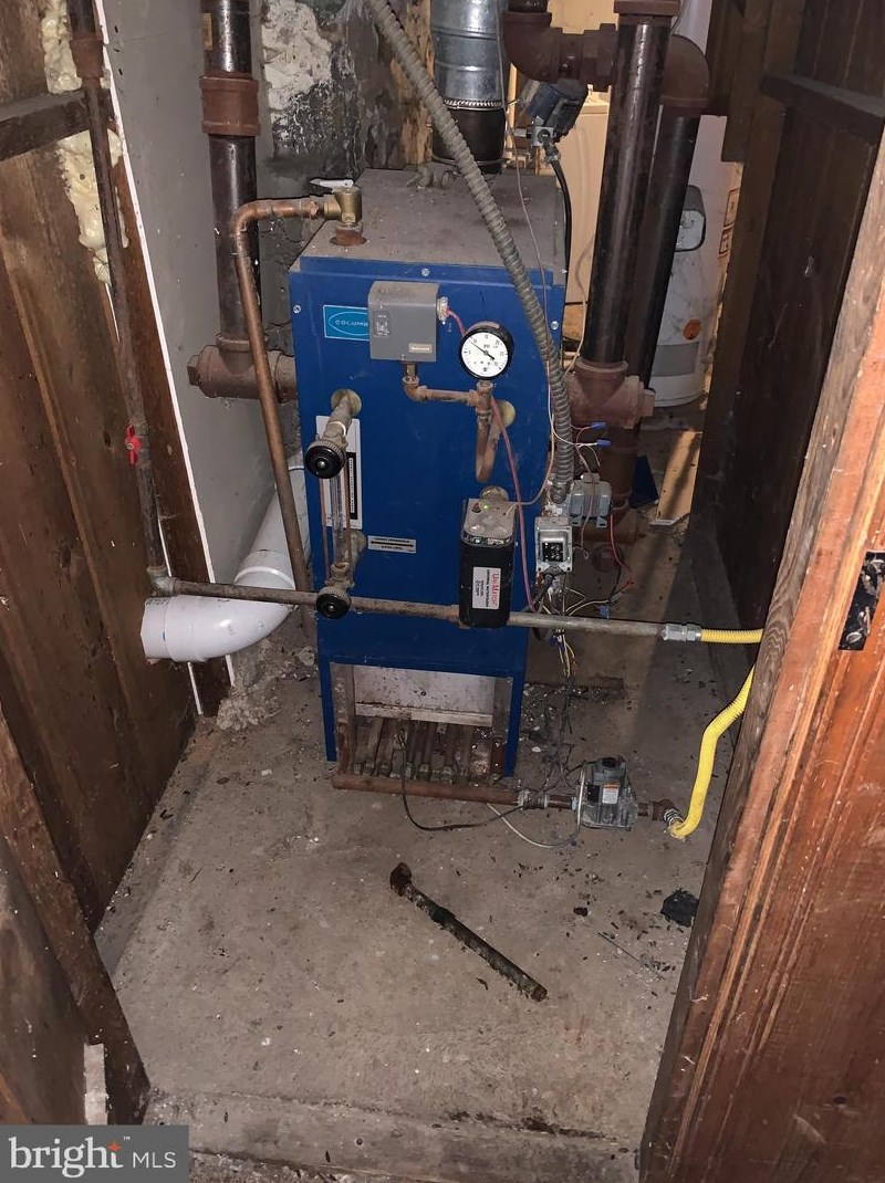 2913 Belmont Ave, Baltimore MD  21216-3916 exterior