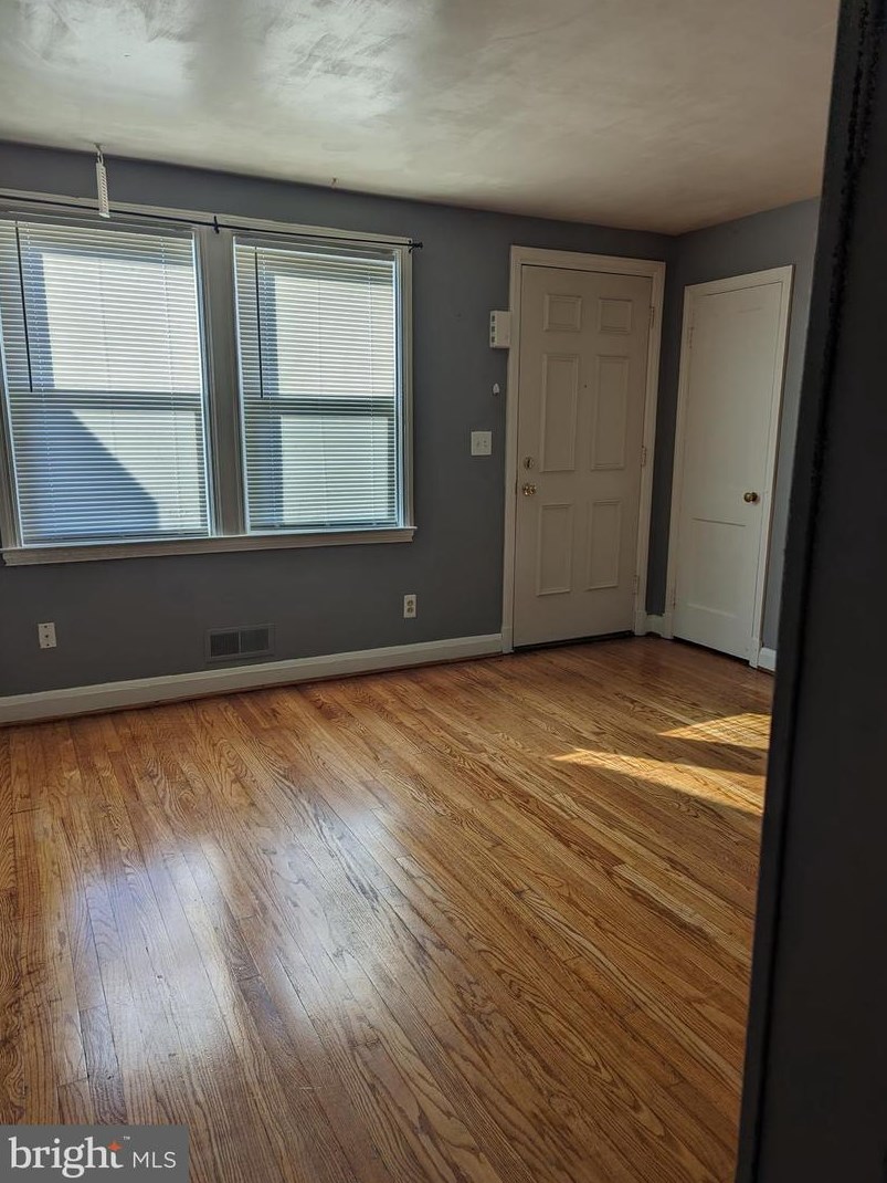 3938 Kenyon Ave, Baltimore MD  21213-2122 exterior