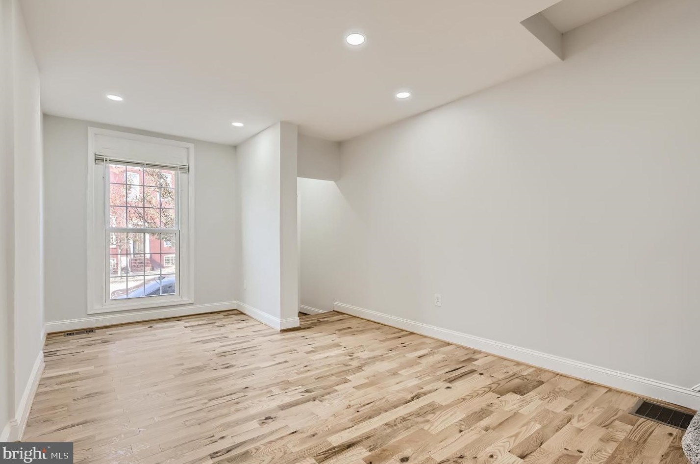 423 Montford Ave, Baltimore MD  21224-1018 exterior