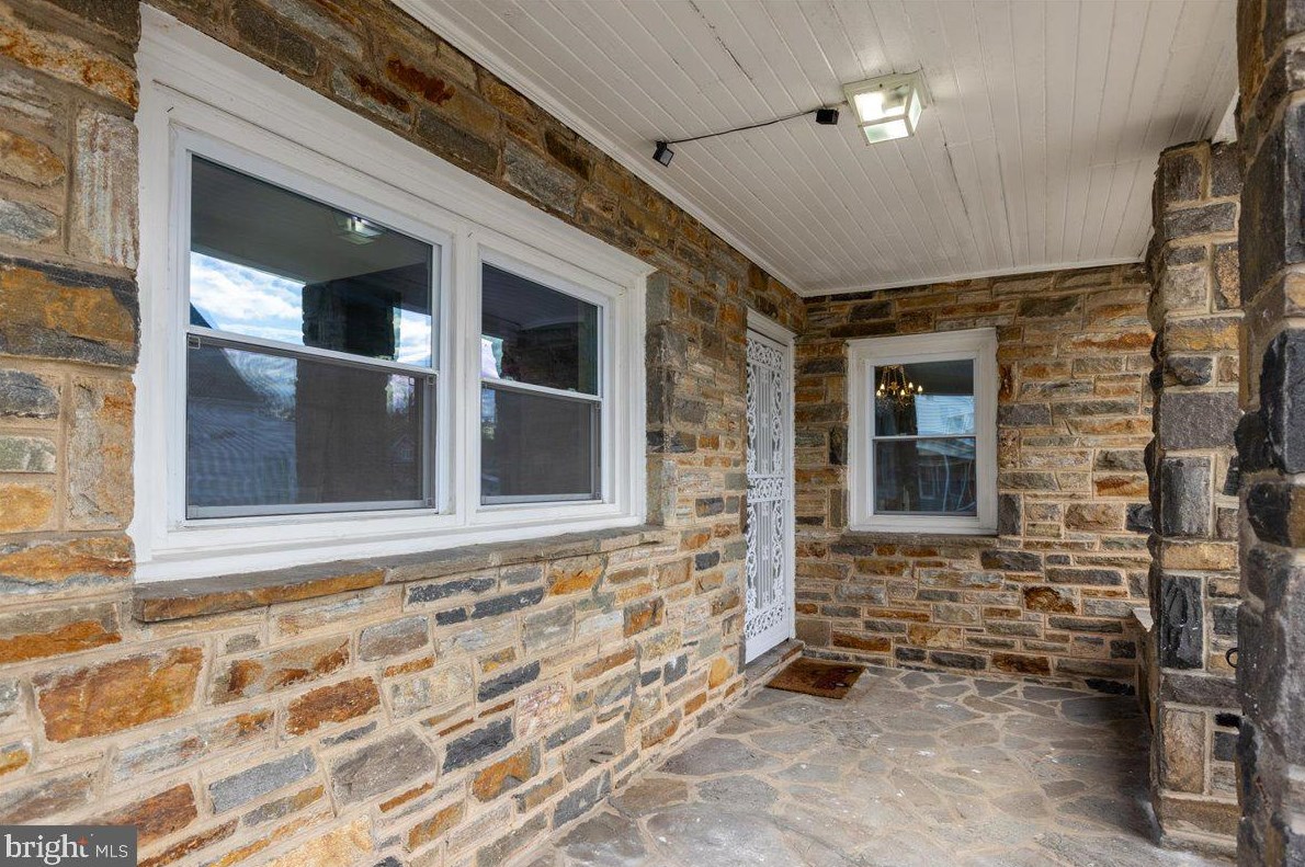 2613 Oakley Ave, Baltimore MD  21215-5308 exterior