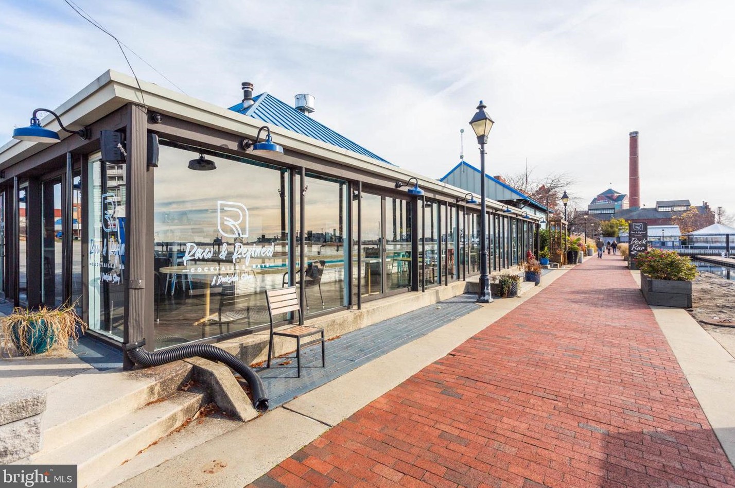 2772 Lighthouse Pt, Baltimore MD  21224-4789 exterior