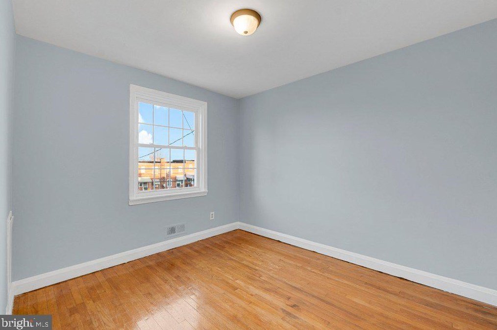 3926 Kenyon Ave, Baltimore MD  21213-2122 exterior