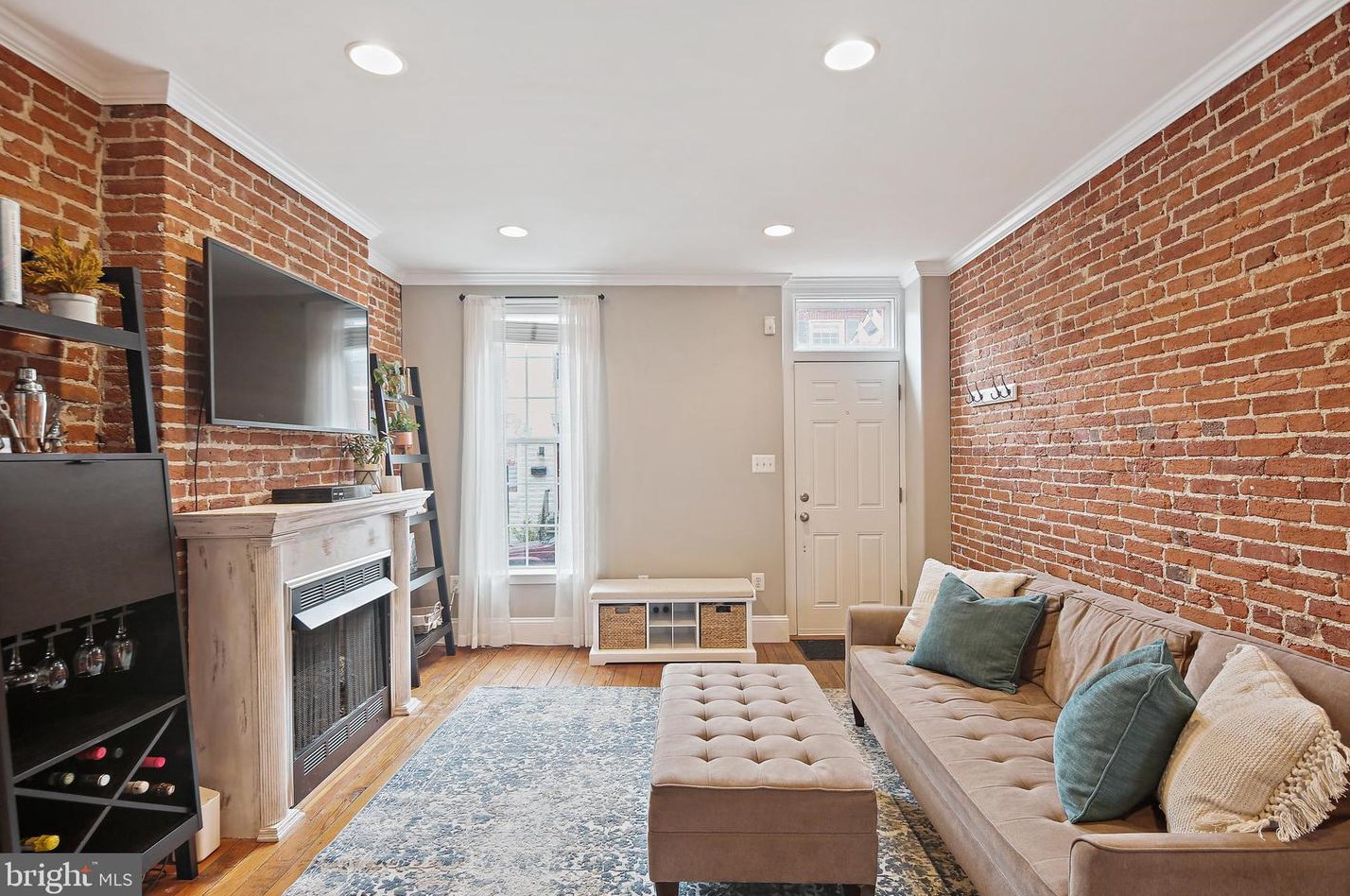 136 Clement St, Baltimore MD  21230-4511 exterior