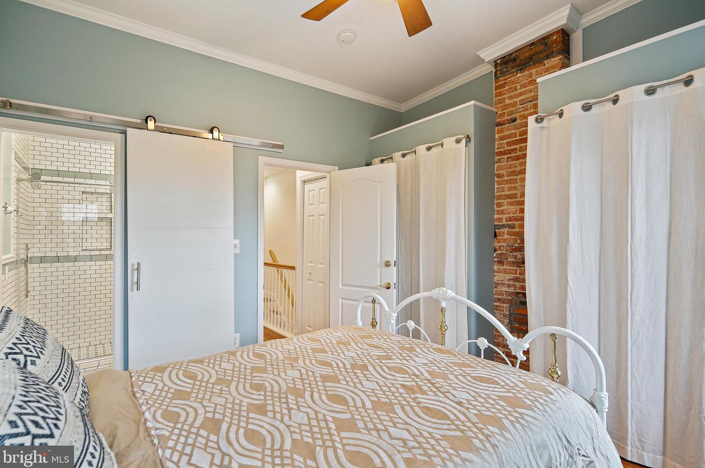 136 Clement St, Baltimore MD  21230-4511 exterior
