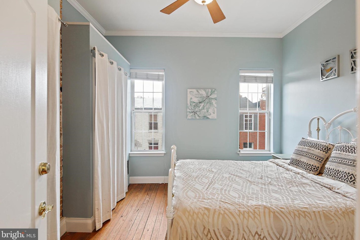 136 Clement St, Baltimore MD  21230-4511 exterior