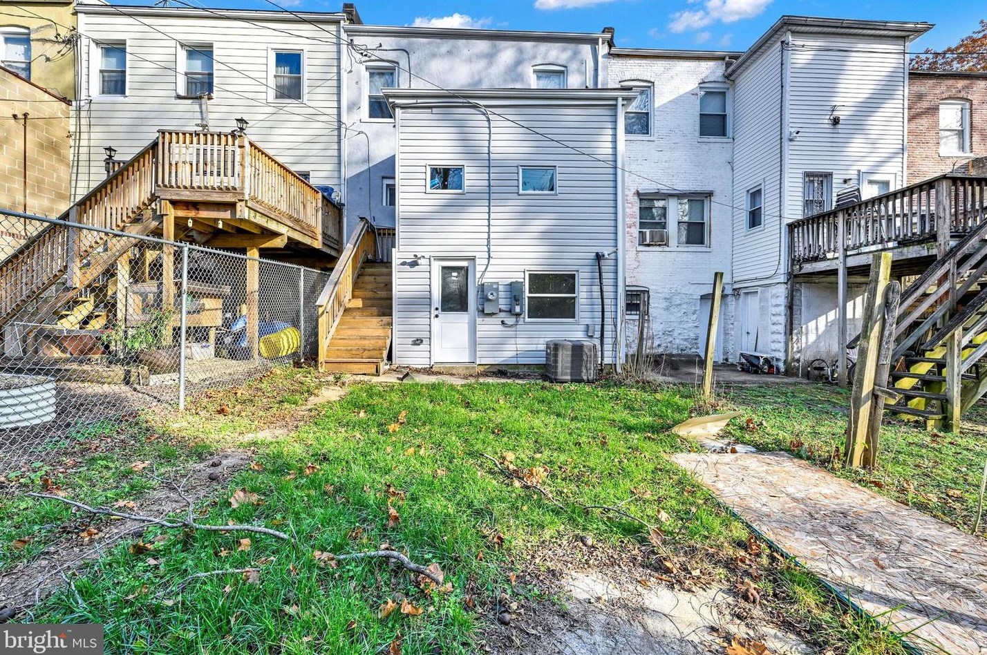 430 Rosecroft Ter, Baltimore MD  21229-4136 exterior