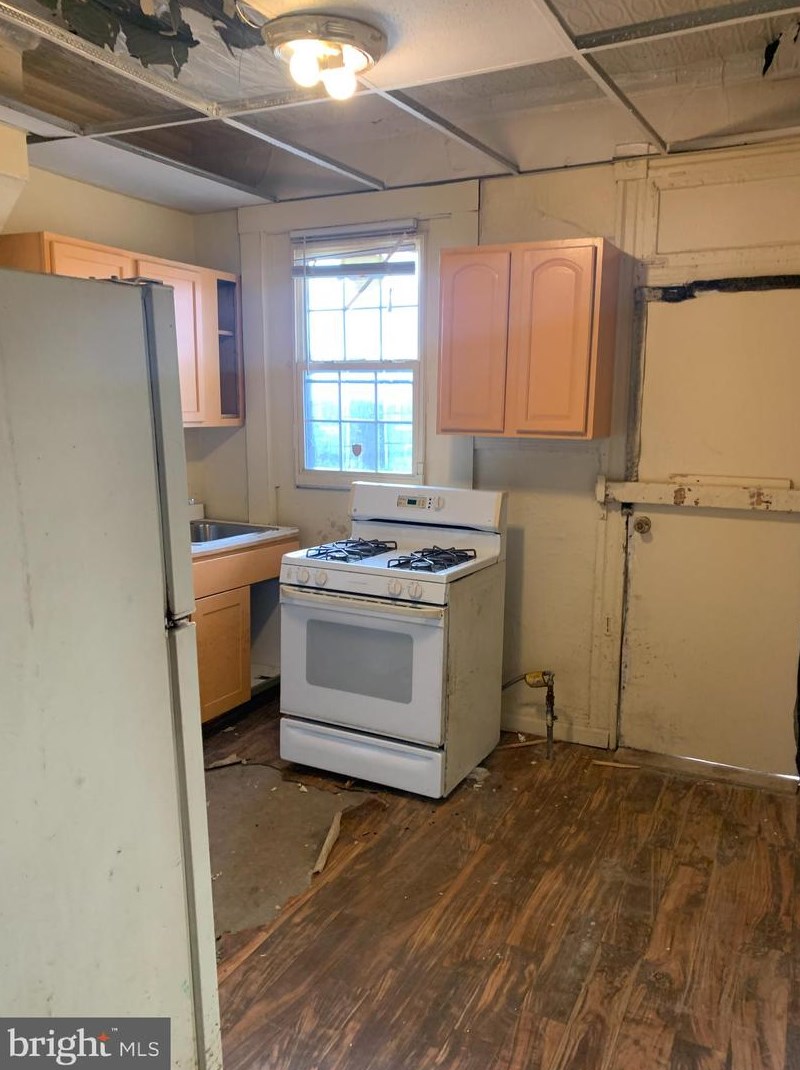 1652 Monroe St, Baltimore, MD 21217-1613