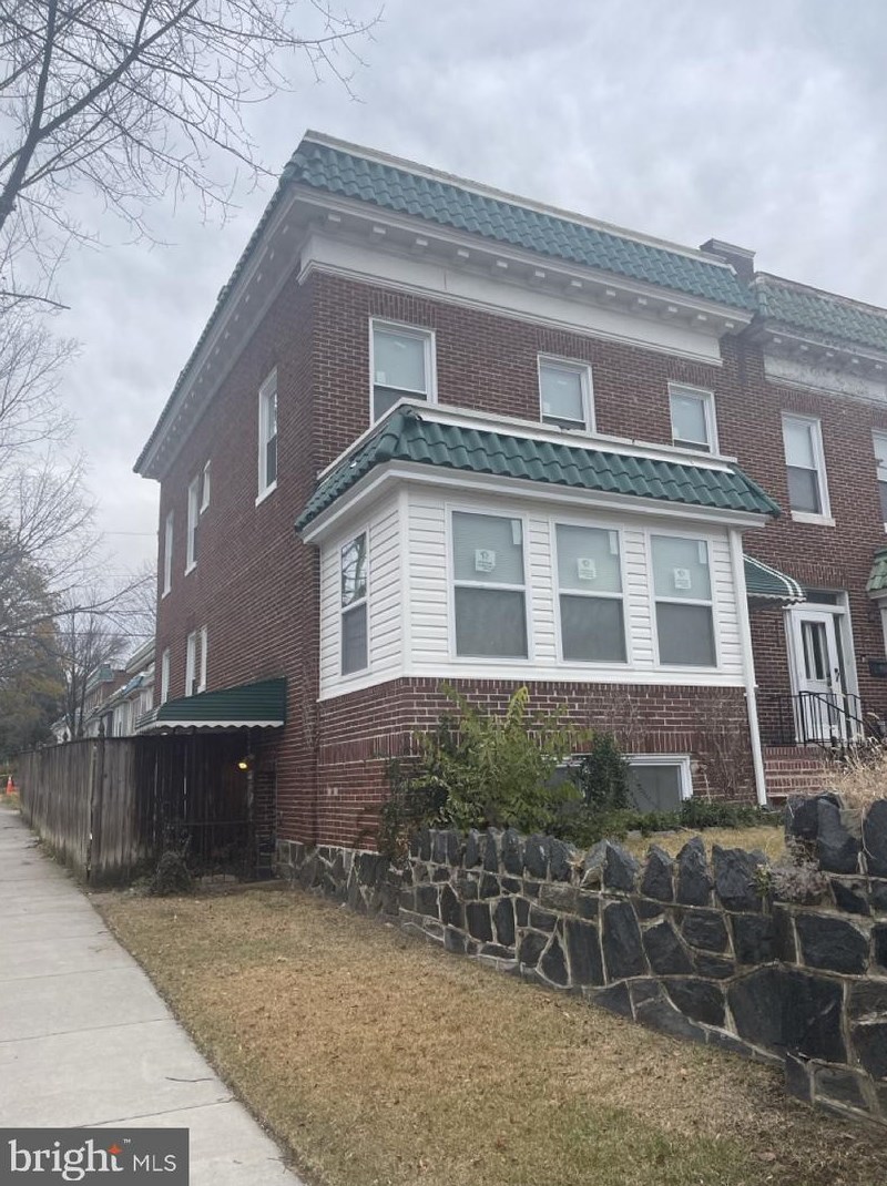 800 33rd St, Baltimore MD  21211-2707 exterior