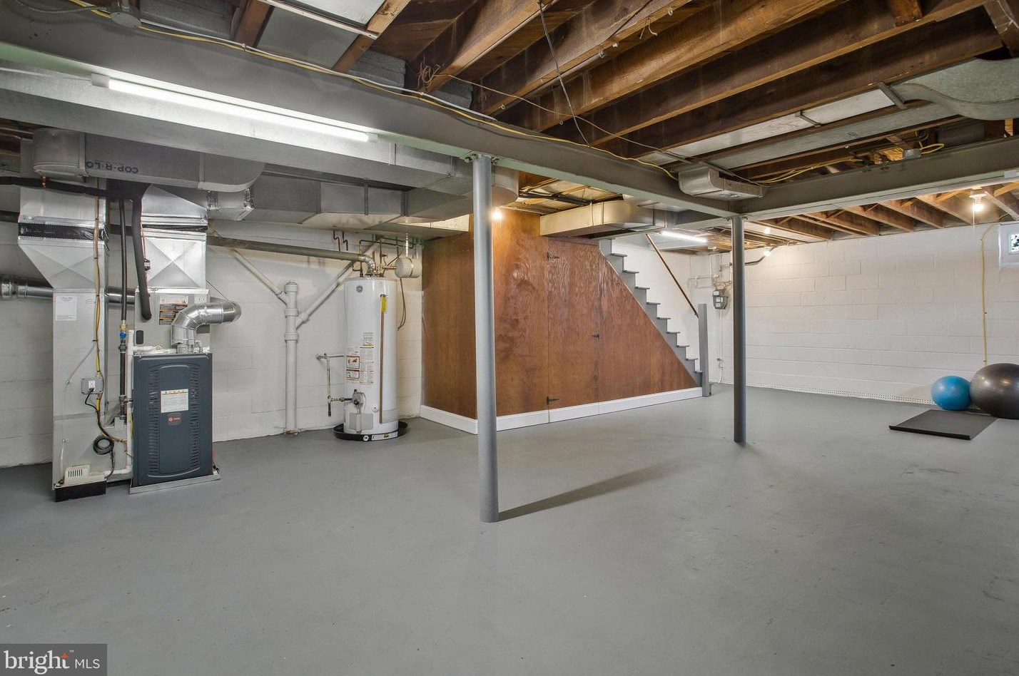 5127 Hillburn Ave, Baltimore MD  21206-4130 exterior