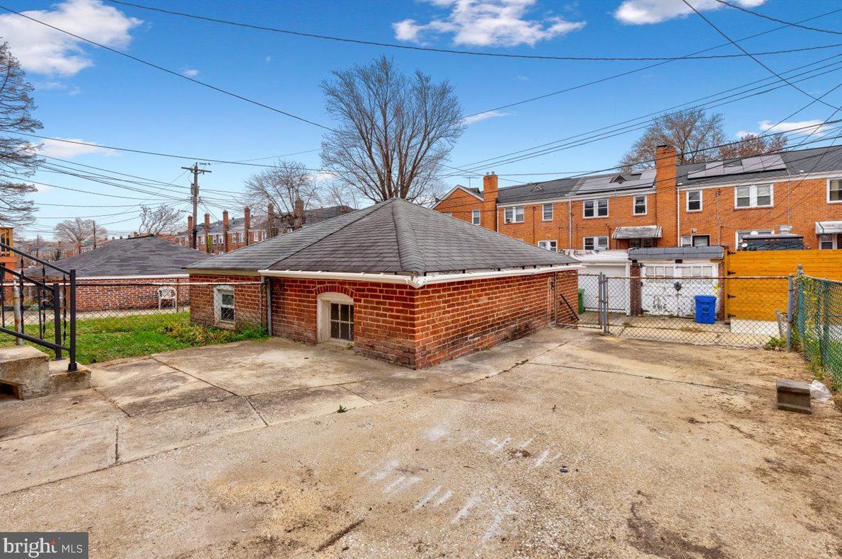 1529 Northgate Rd, Baltimore MD  21218-1619 exterior