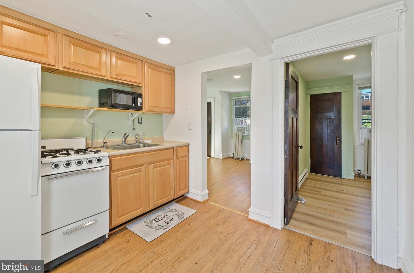 101 E 33rd St #3, Baltimore, MD 21218