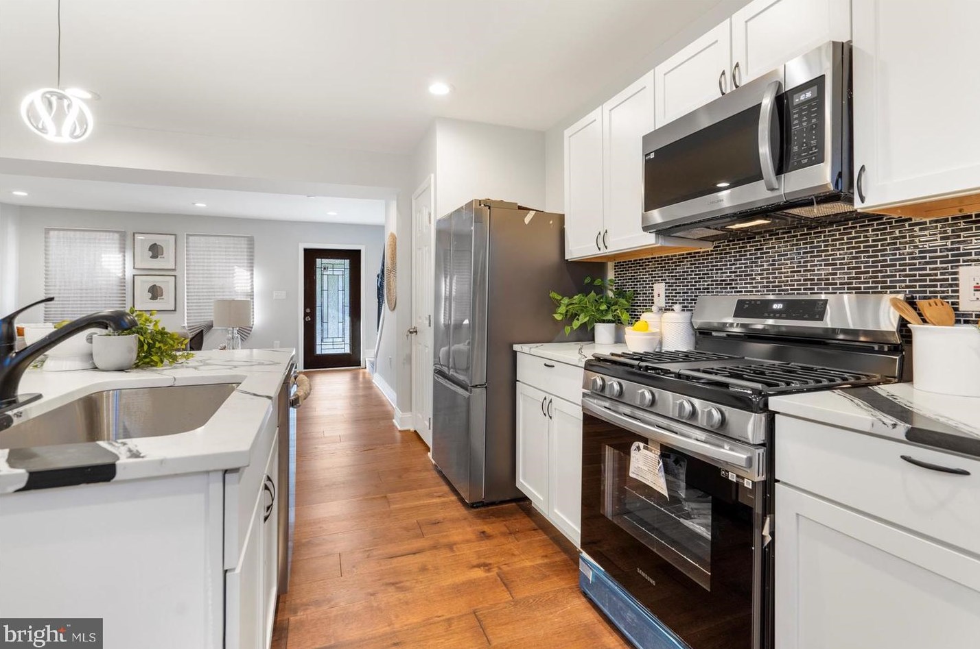 1017 Woodington Rd, Baltimore MD  21229-1839 exterior