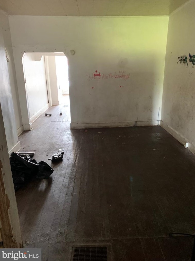 2028 W North Ave, Baltimore, MD 21217