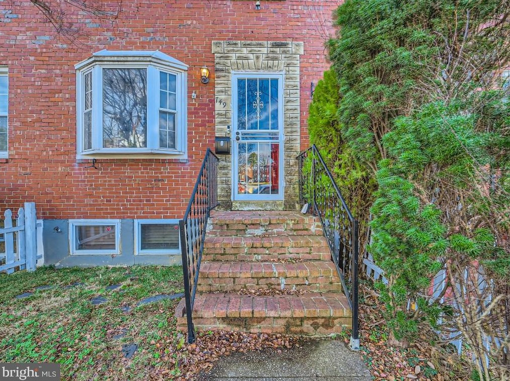 749 Woodington Rd, Baltimore MD  21229-1845 exterior