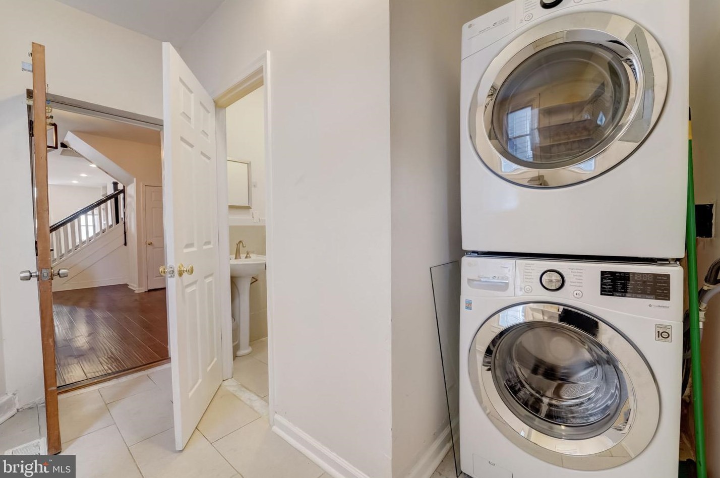 302 21st St, Baltimore MD  21218-6119 exterior