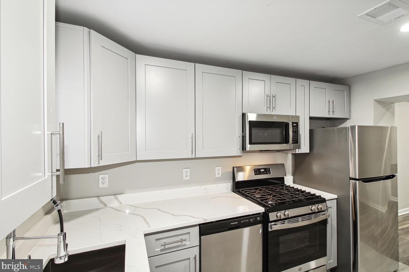 932 Bennett Pl, Baltimore MD  21223-1311 exterior