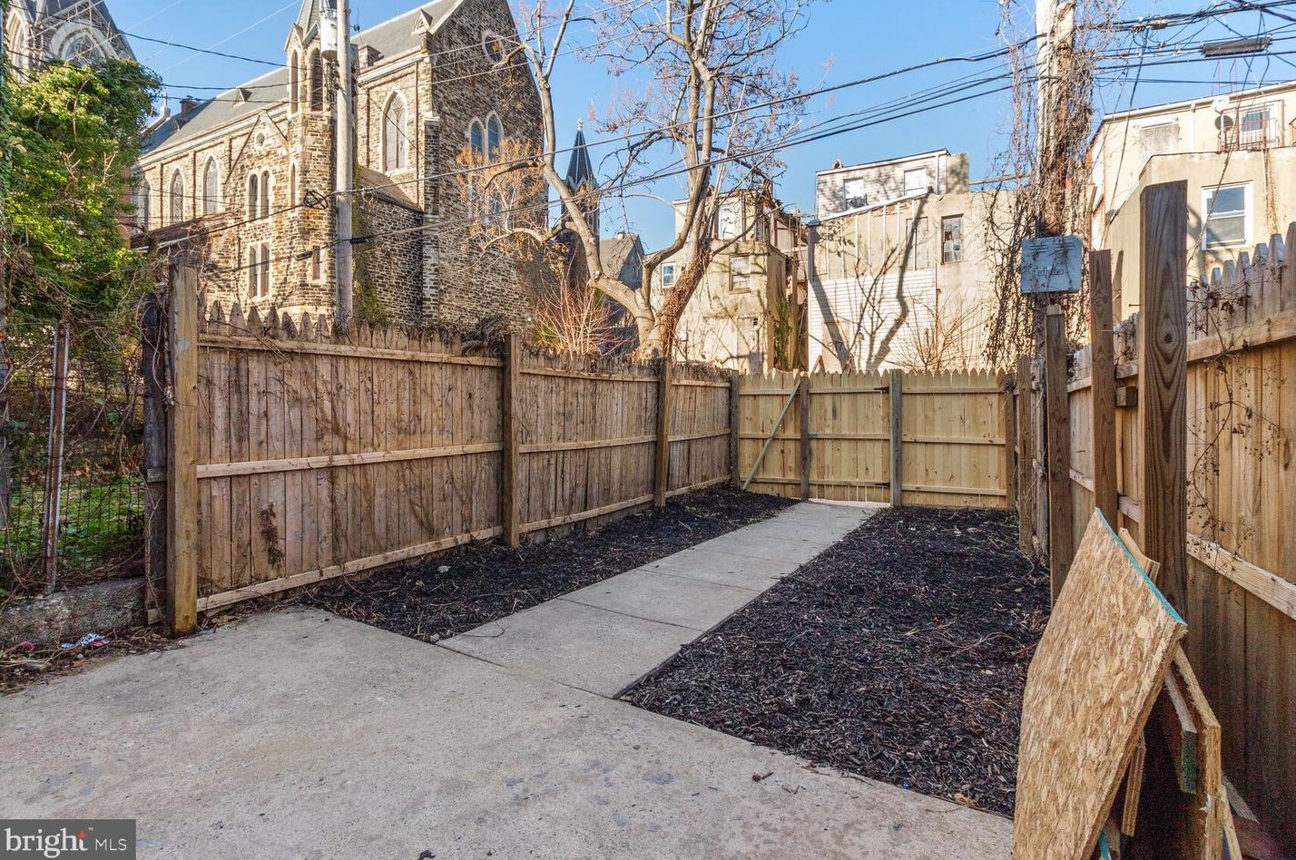 932 Bennett Pl, Baltimore MD  21223-1311 exterior