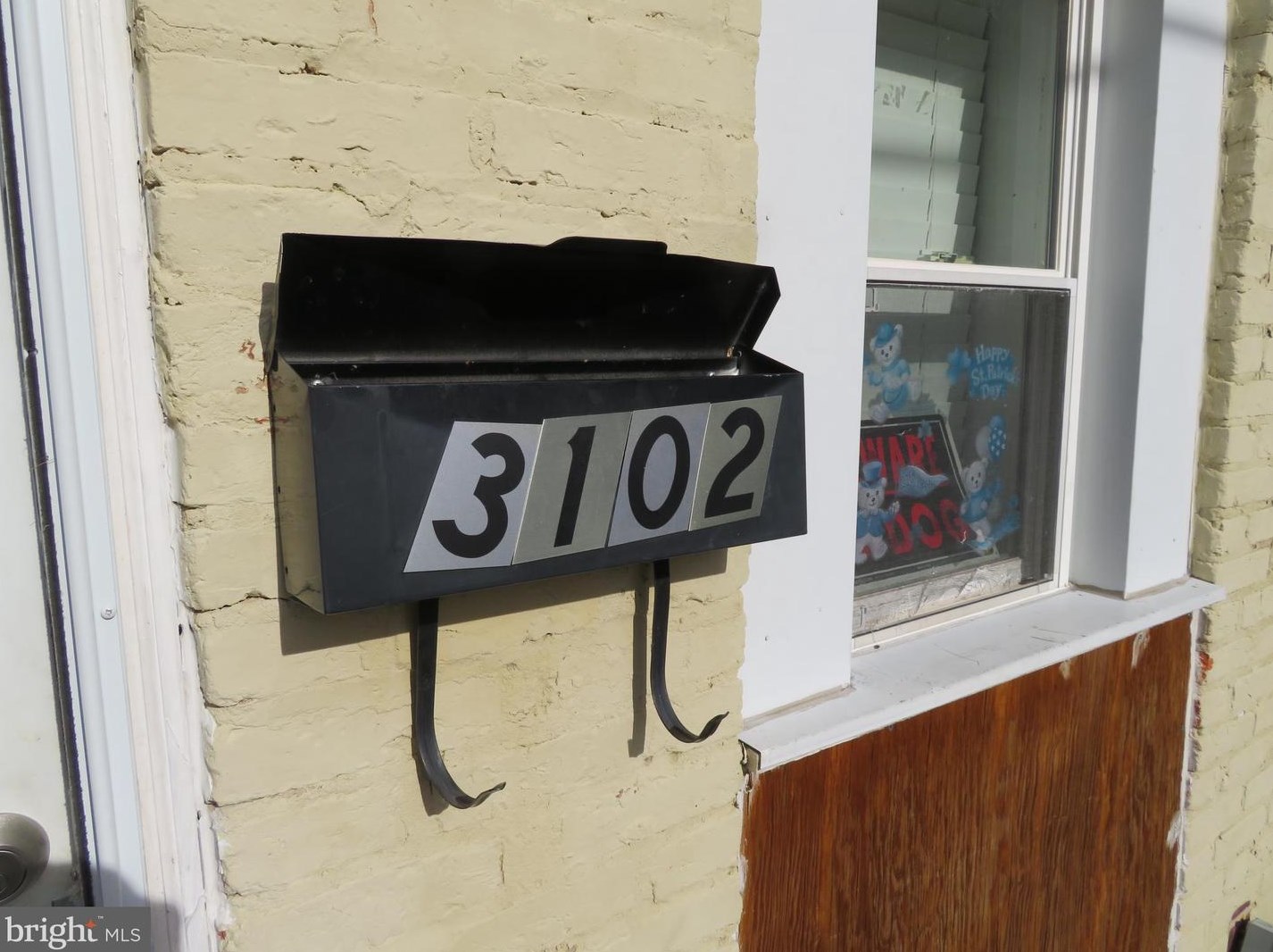 3102 Piquett Ln, Baltimore, MD 21229-3831