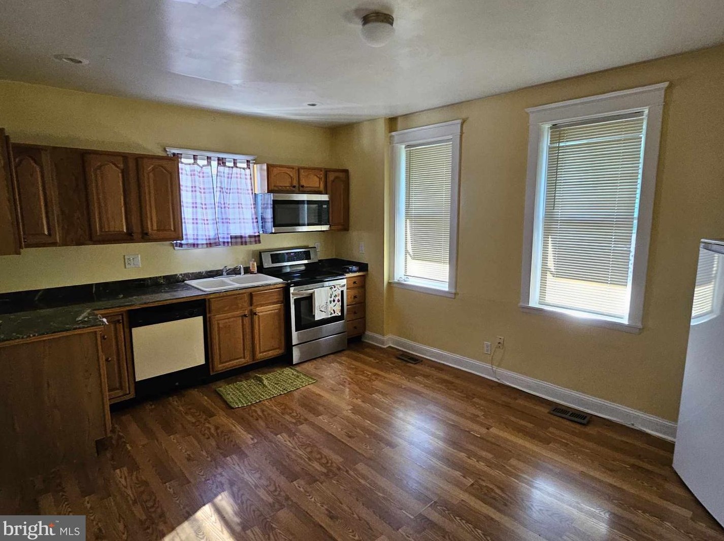 1607 Dundalk Ave, Baltimore MD  21222-1034 exterior