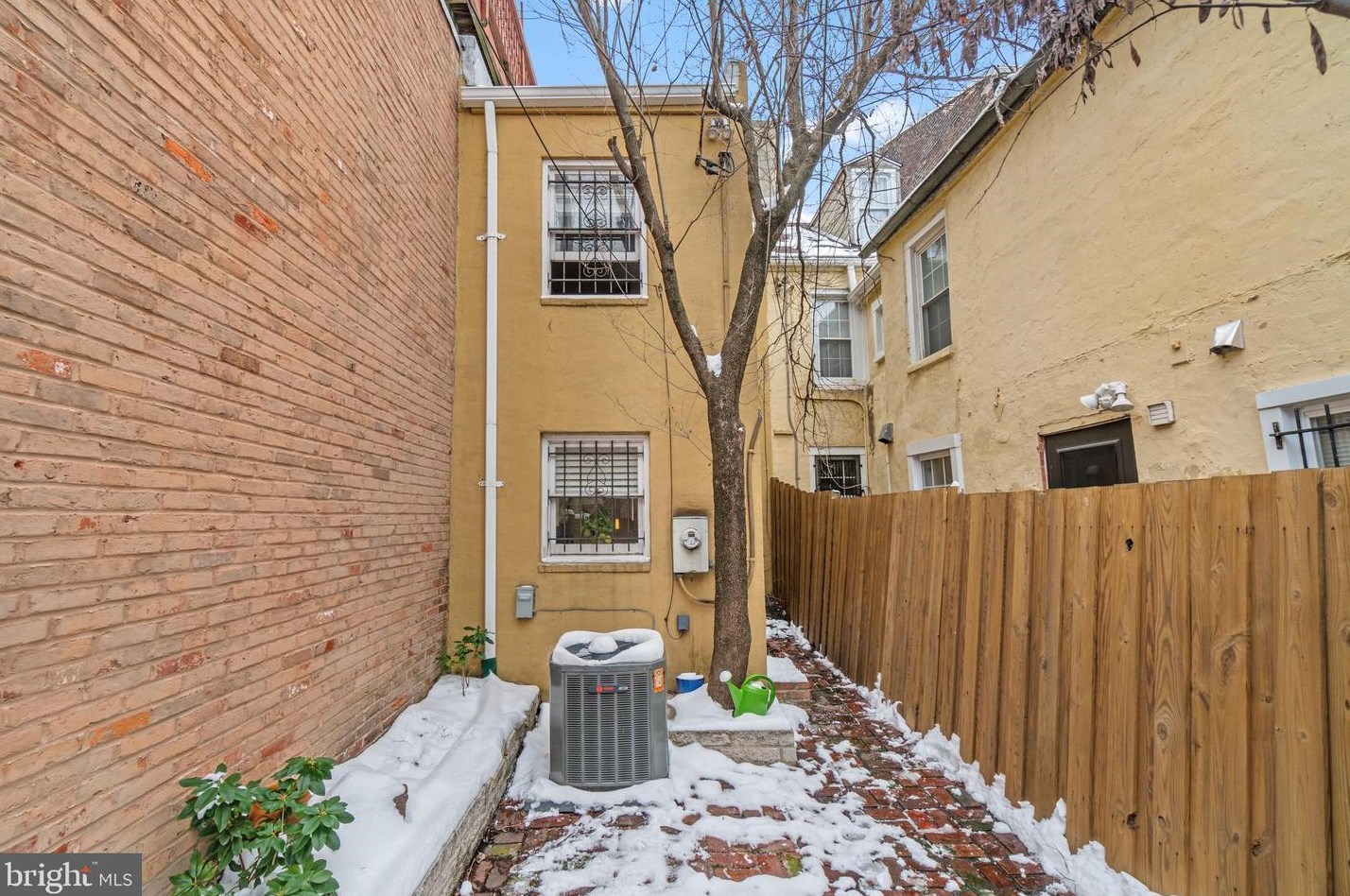 622 Washington Blvd, Baltimore MD  21230-2211 exterior