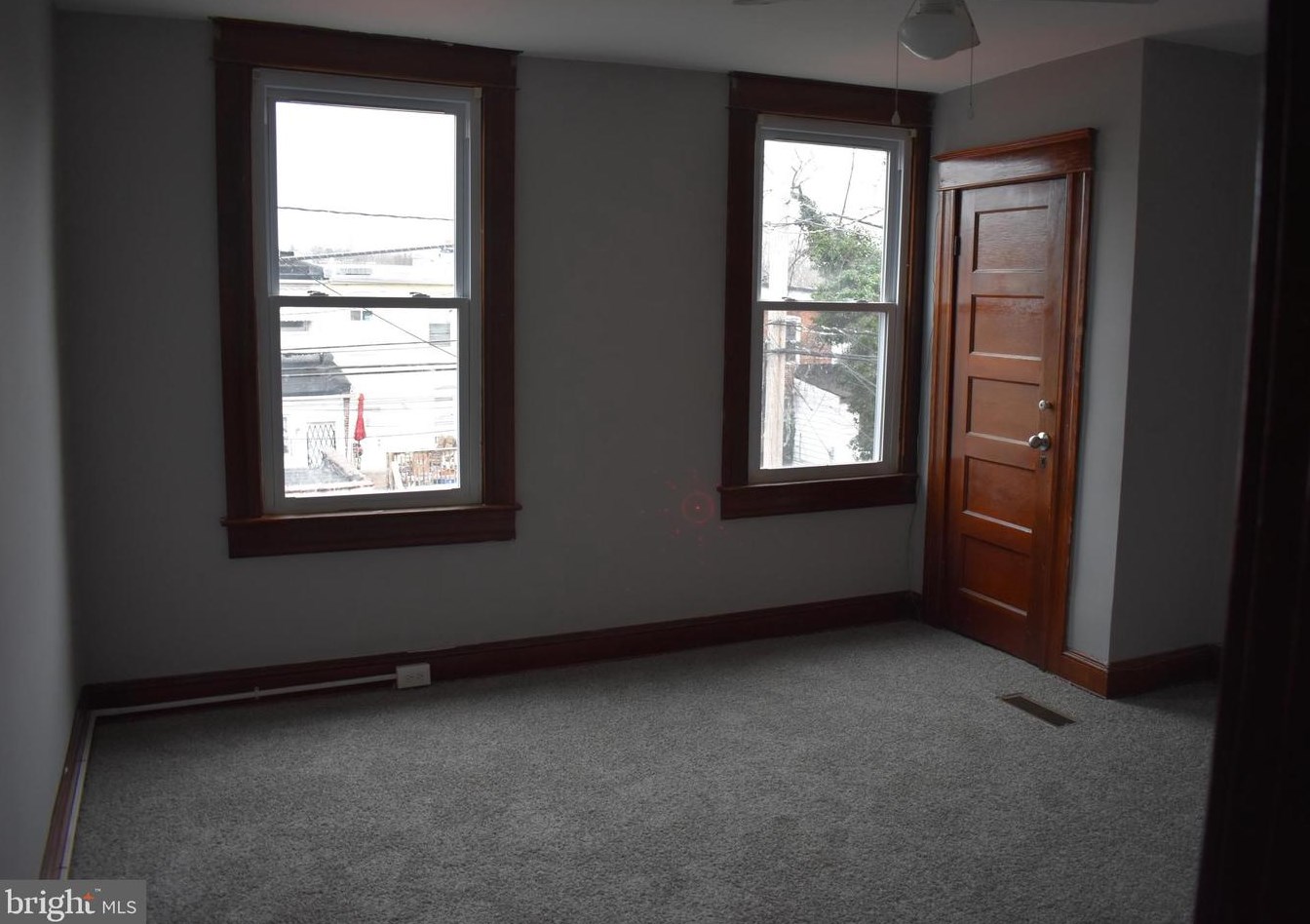 3022 Chesterfield Ave, Baltimore MD  21213-1702 exterior