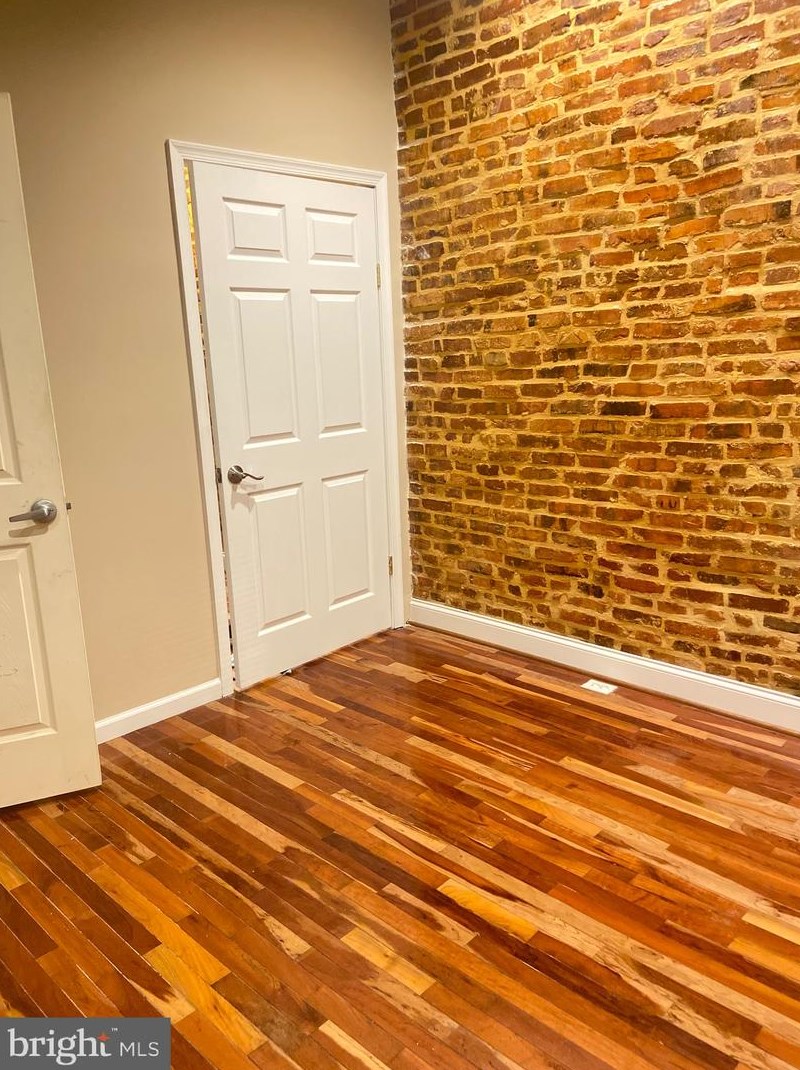 1453 Washington Blvd, Baltimore MD  21230-1830 exterior