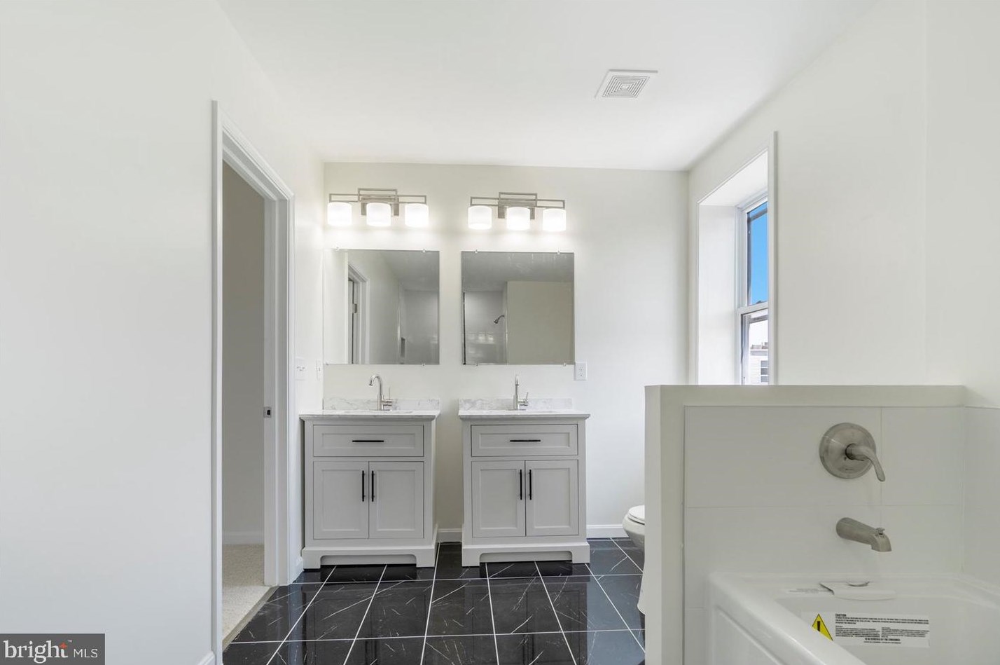 421 21st St, Baltimore MD  21218-6122 exterior