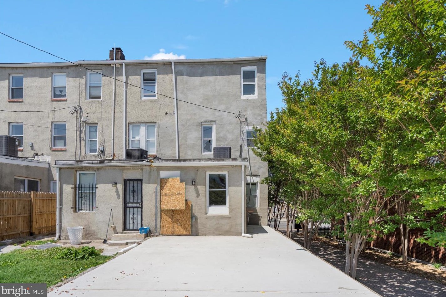 421 21st St, Baltimore MD  21218-6122 exterior