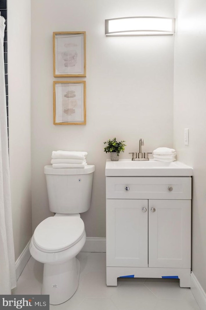 2103 Barclay St, Baltimore MD 21218-5846 exterior