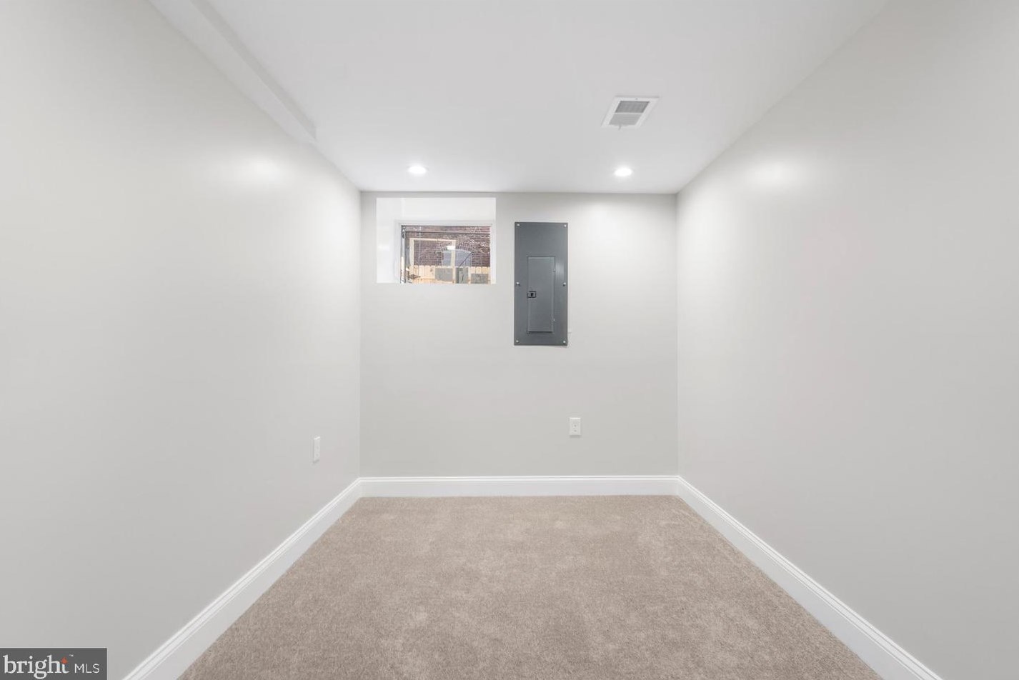 2103 Barclay St, Baltimore MD 21218-5846 exterior