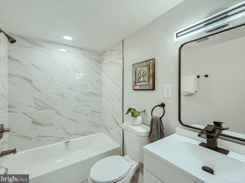 5818 Benton Heights Ave, Baltimore MD  21206-2539 exterior