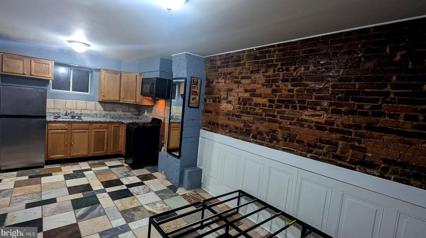 244 S Exeter St #1, Baltimore, MD 21202