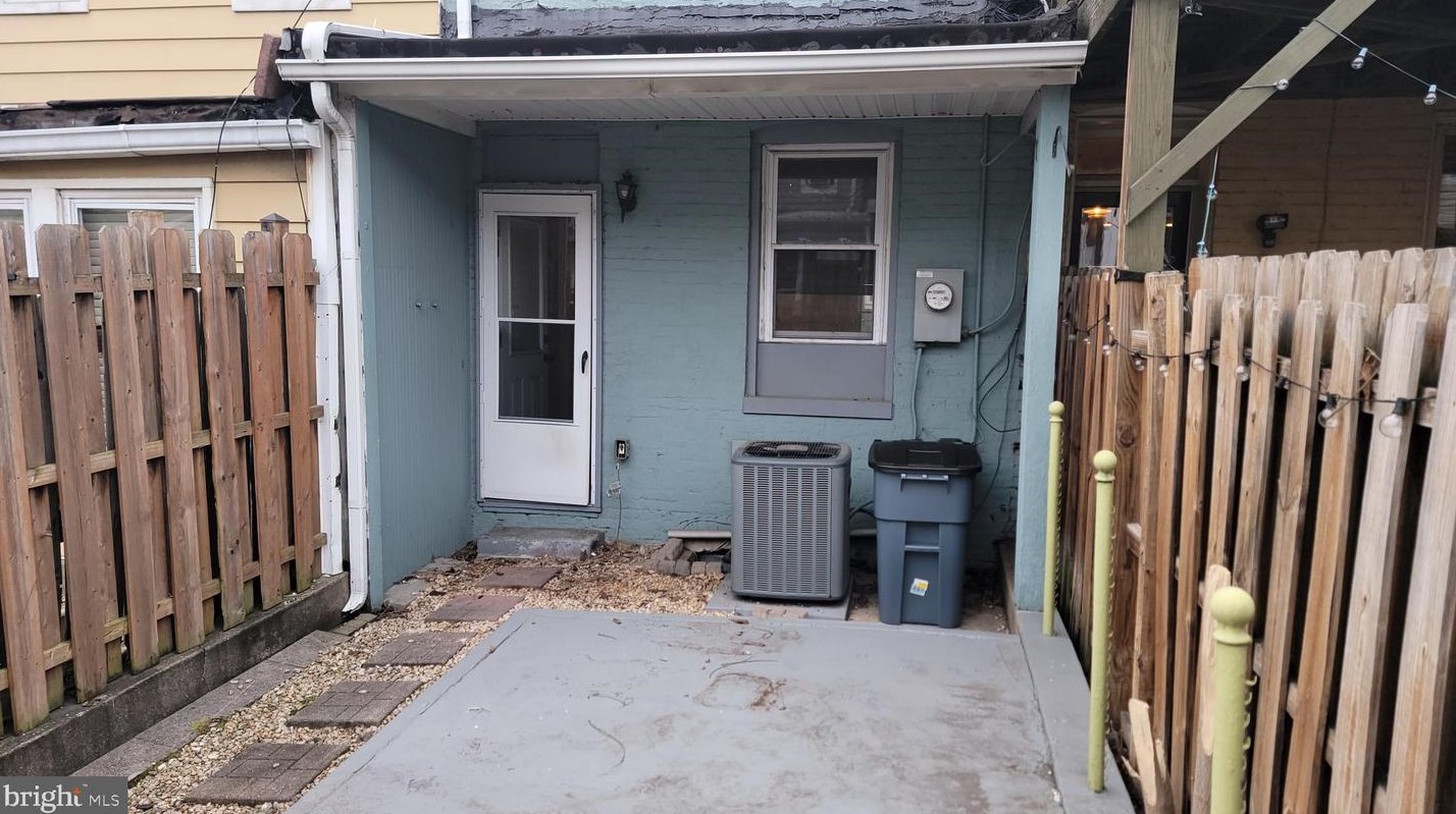 109 Streeper St, Baltimore MD  21224-1252 exterior