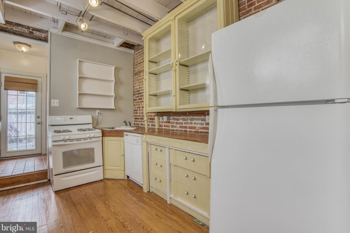 14 Poultney St, Baltimore MD  21230-4022 exterior