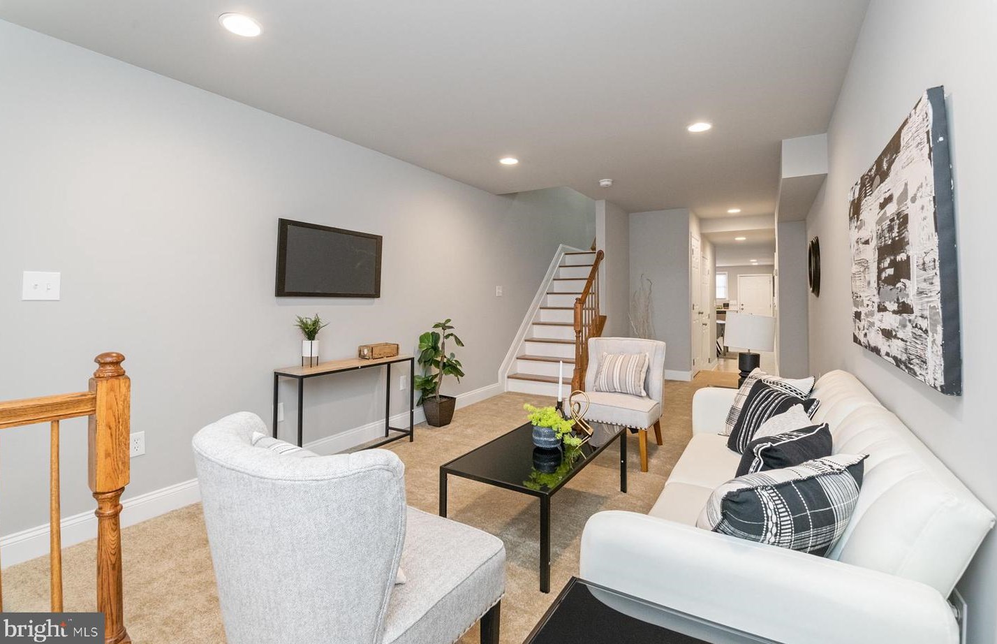 219 Castle St, Baltimore, MD 21231-2602