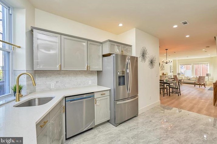 541 Sanford Pl, Baltimore, MD 21217