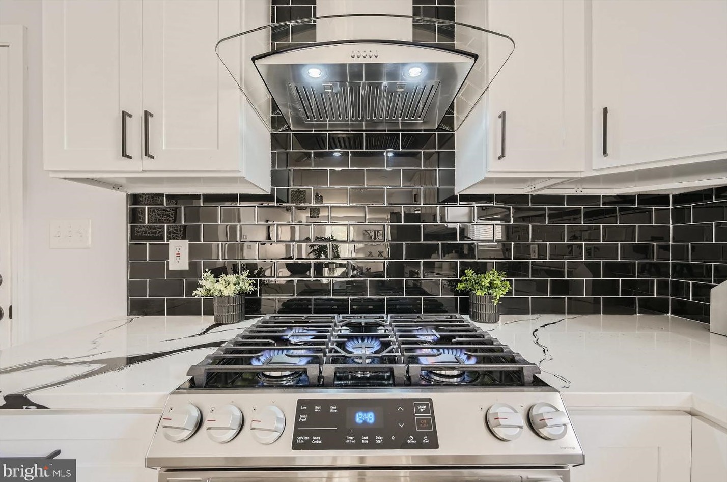 5318 The Alameda, Baltimore MD 21218-1359 exterior