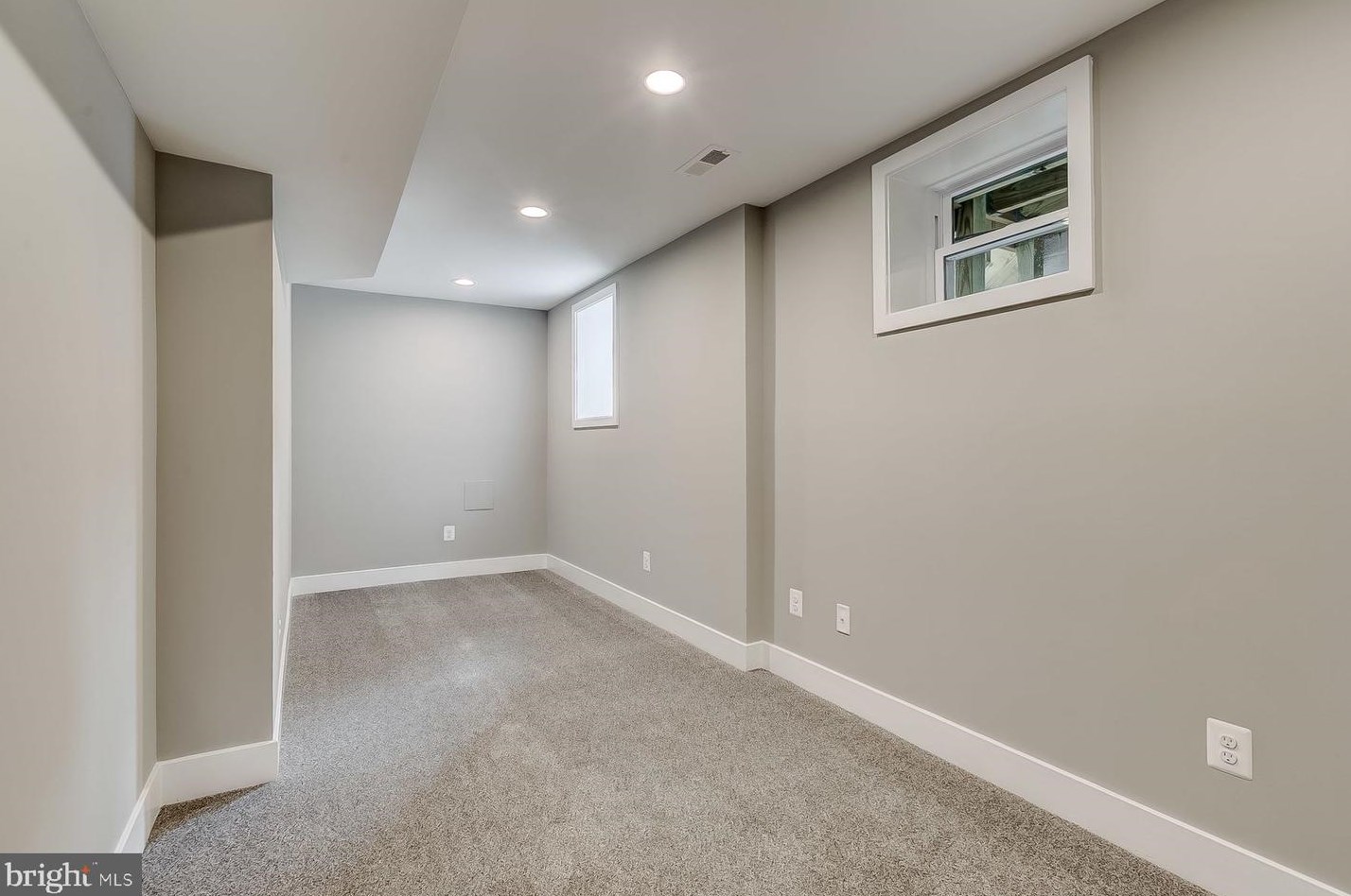 2921 Dillon St, Baltimore MD  21224-4834 exterior