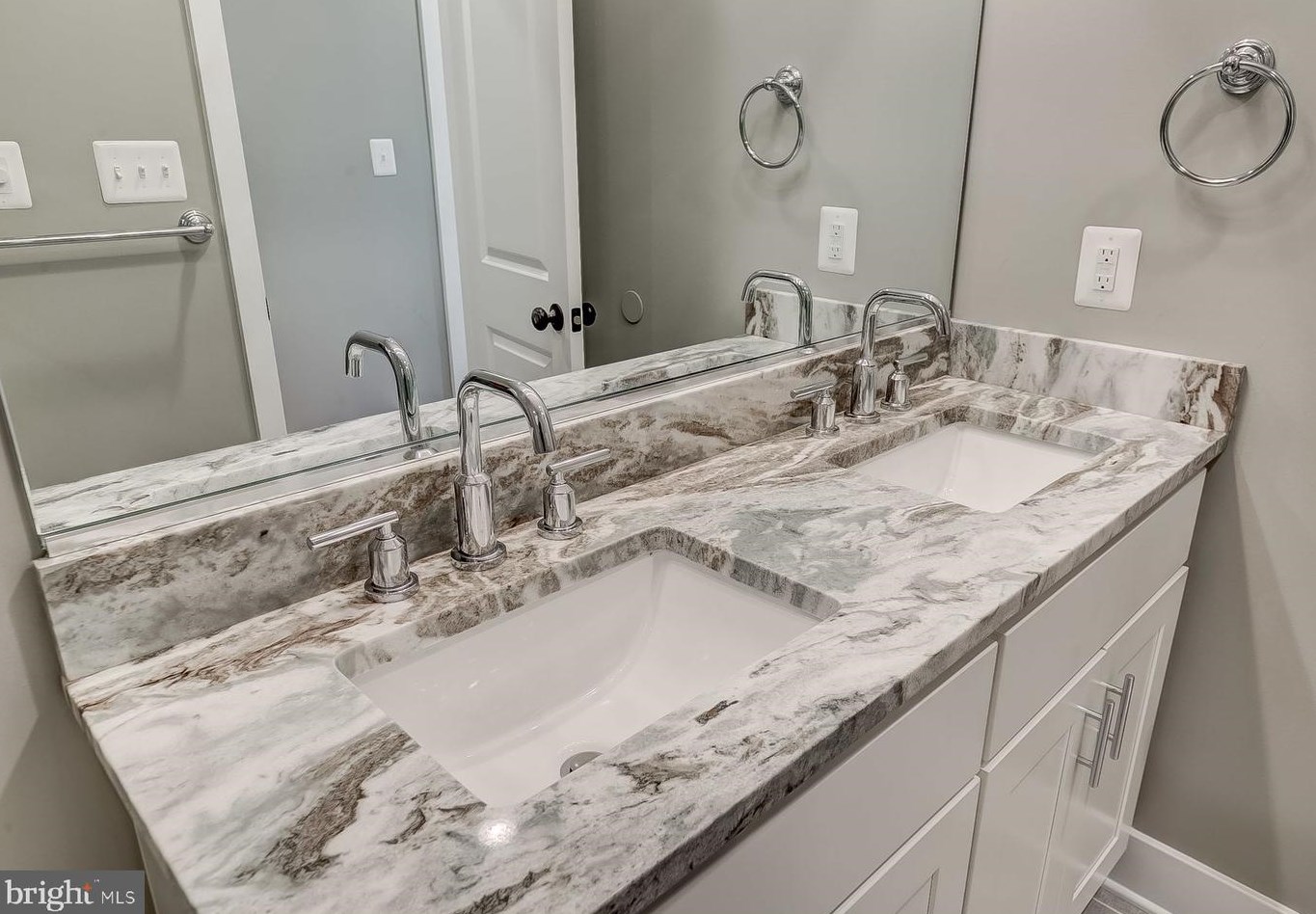 2921 Dillon St, Baltimore MD  21224-4834 exterior