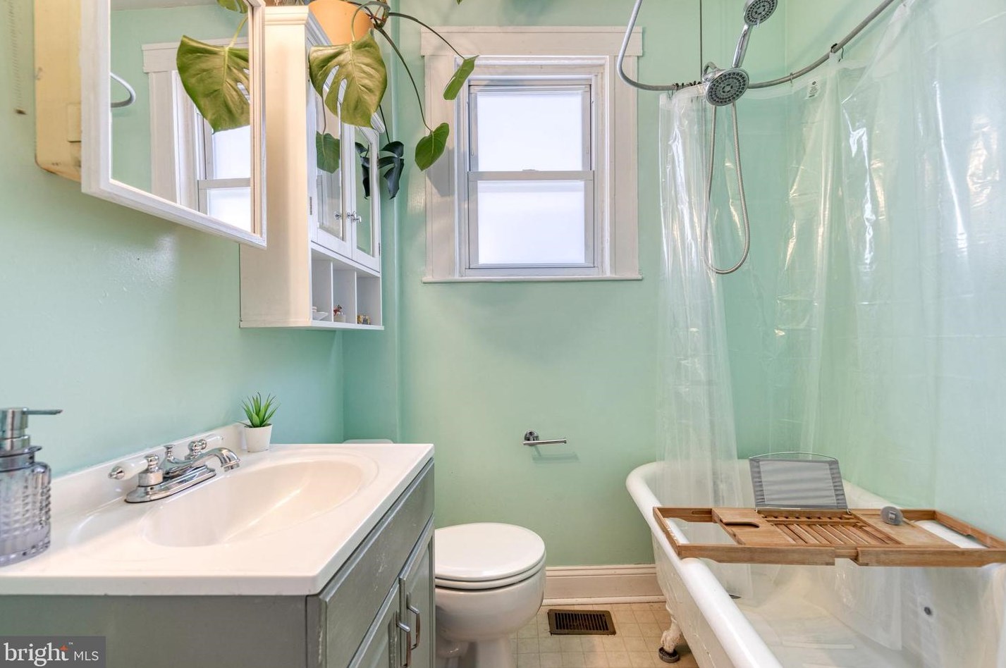 1200 Cox St, Baltimore MD  21211-1729 exterior