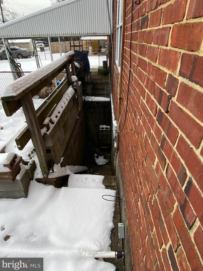 6141 Macbeth Dr, Baltimore MD 21239-1910 exterior