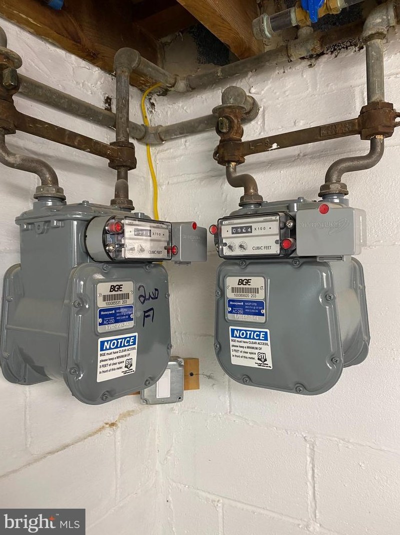 6141 Macbeth Dr, Baltimore MD 21239-1910 exterior