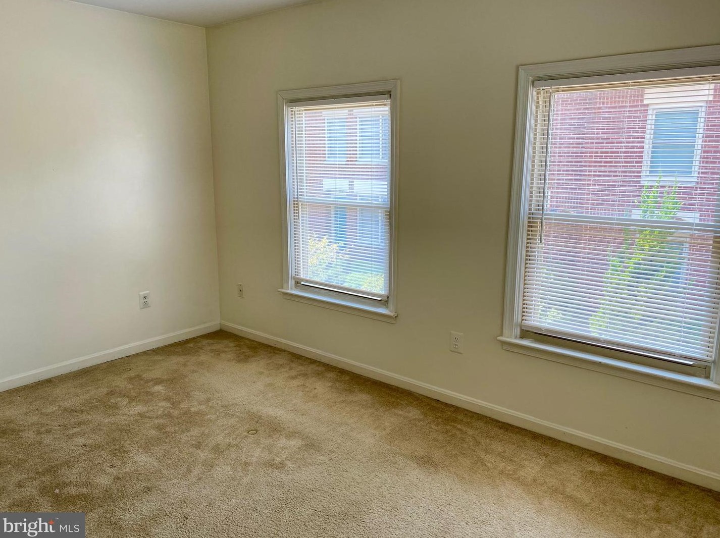 201 Roundhouse Ct, Baltimore, MD 21230-2134
