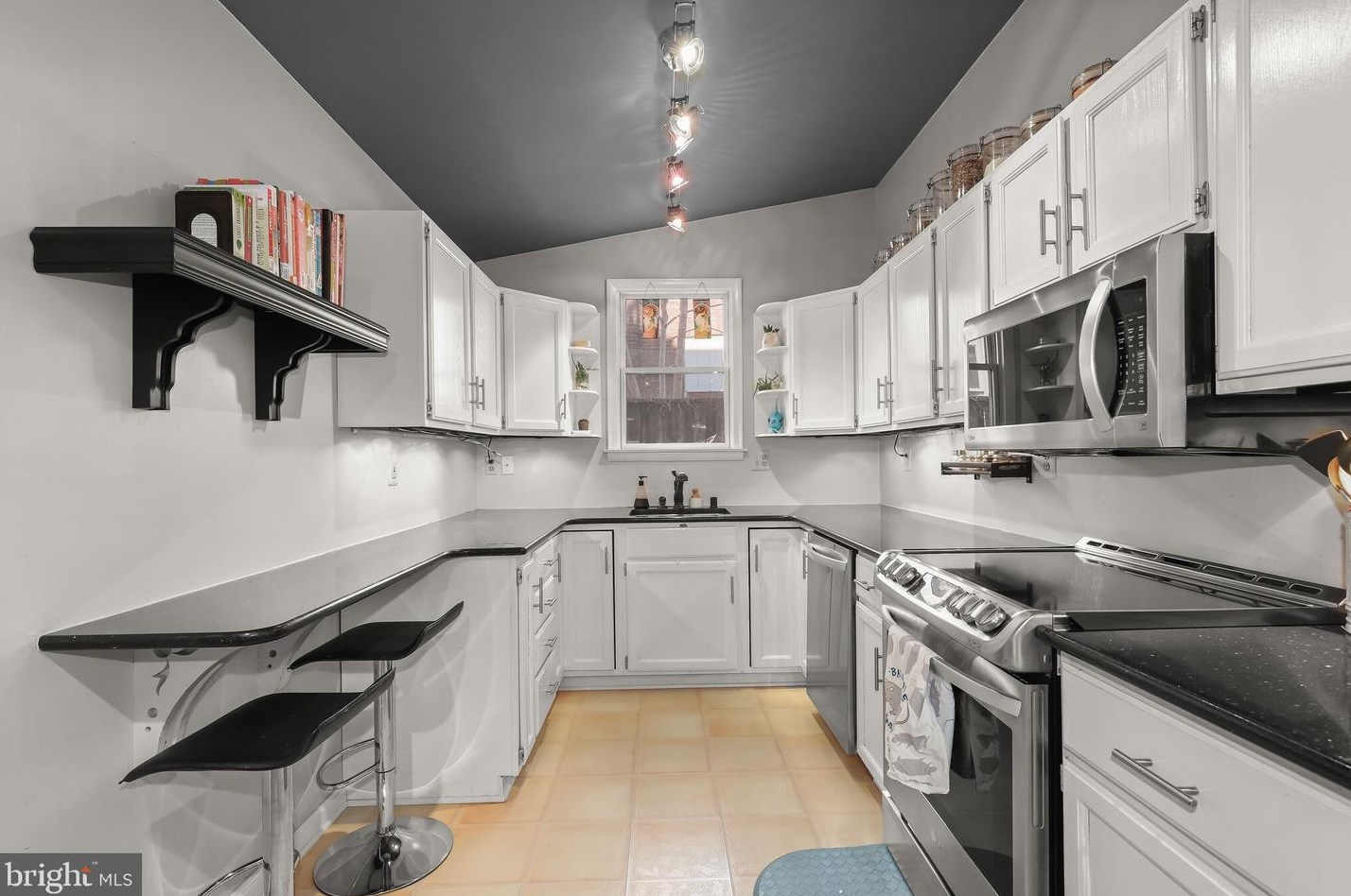 38 Poultney St, Baltimore MD  21230-4022 exterior