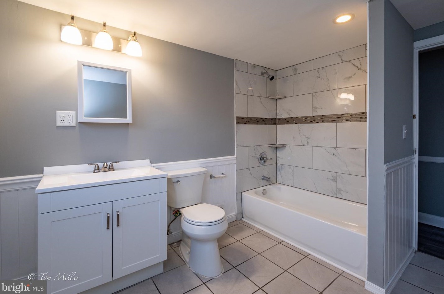 3911 Pinewood Ave, Baltimore MD  21206-1506 exterior