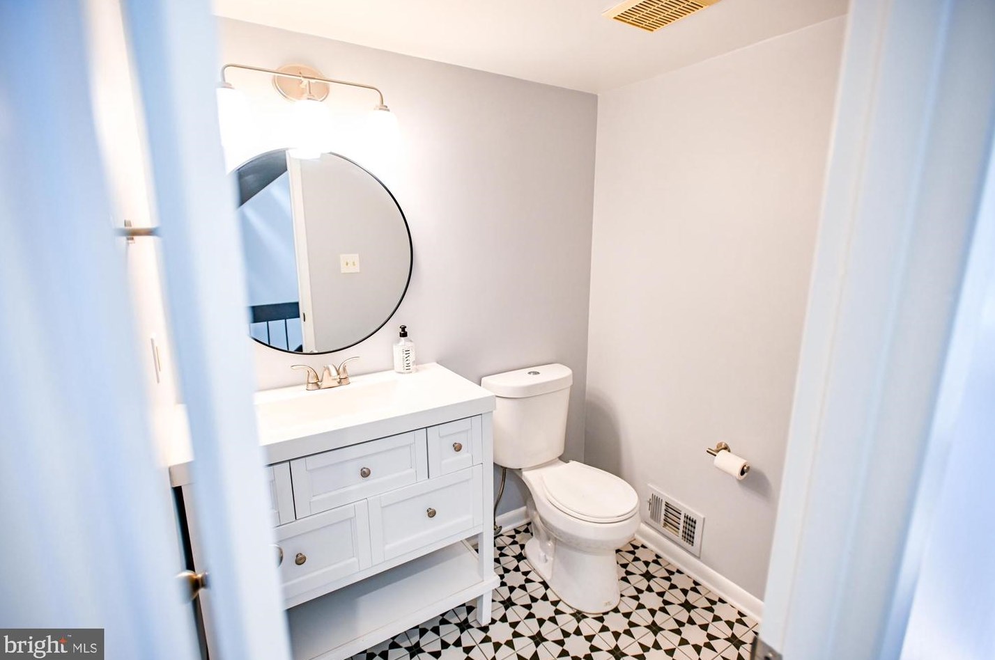 733 Stoney Spring Dr, Baltimore MD  21210-2713 exterior