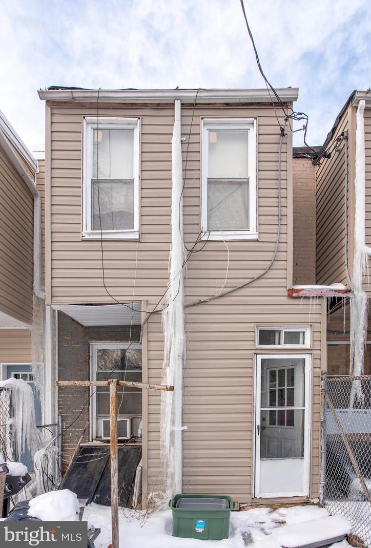 2755 Fenwick Ave, Baltimore, MD 21218-4952