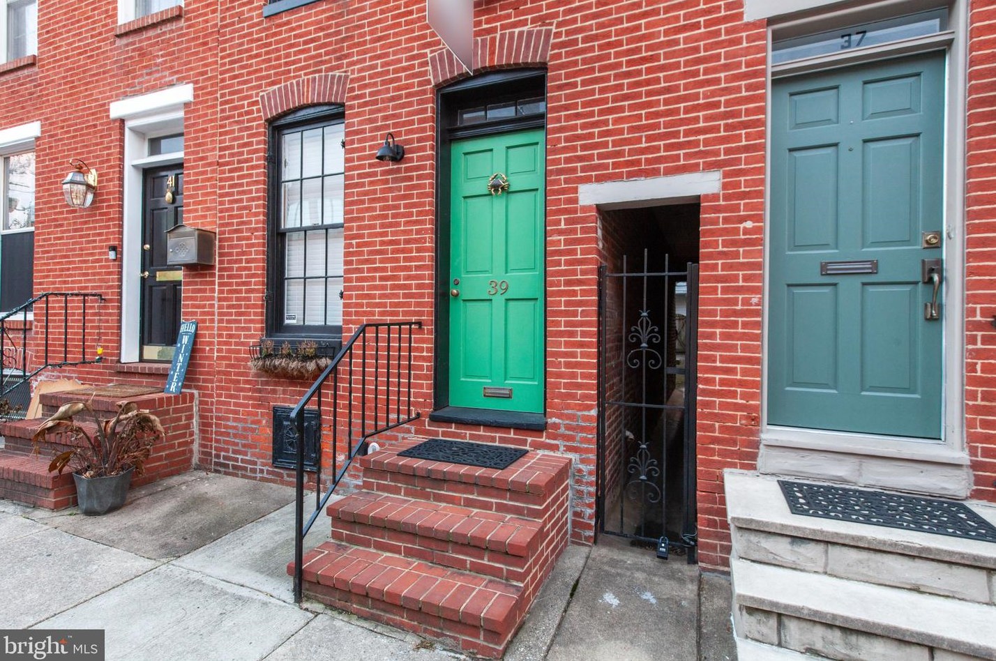 39 Henrietta St, Baltimore MD  21230-3936 exterior